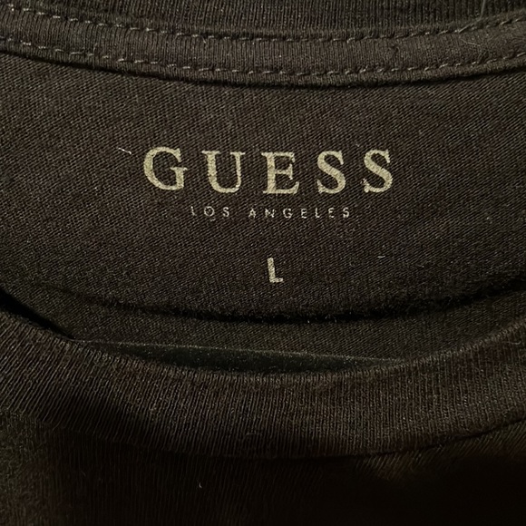 Mens large guess shirt. - Picture 3 of 4